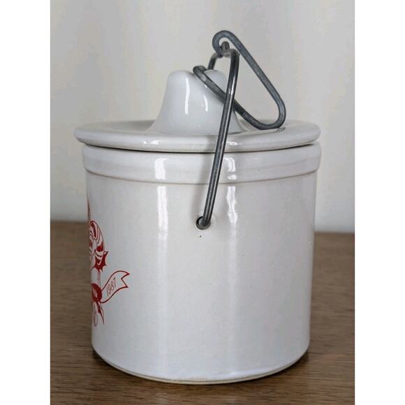 Vintage Christmas 1987 Cheese Crock Stoneware With Lid & Wire Bale Handle - Picture 2 of 8